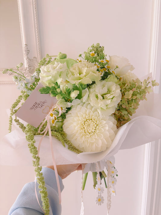 The Lottie - Fresh greens & creamy whites
